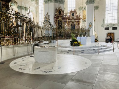 Altar (entworfen von Caruso St John Architekten)