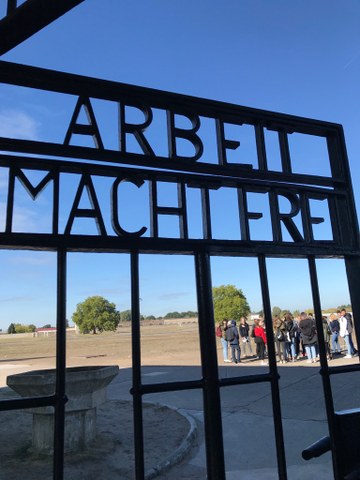 "Arbeit macht frei"